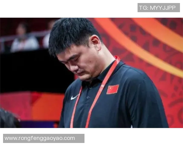 上海篮球队耐力争议引发热议球迷与专家的不同声音与看法分析 上海篮球队耐力争议引发热议球迷与专家的不同声音与看法分析