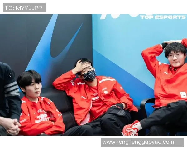 聚焦英雄联盟：TES战队默契配合与战术分析的深度探讨