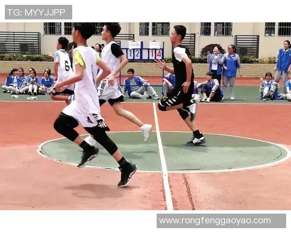 重庆篮球队近期状态分析与未来展望聚焦球队发展与球员表现