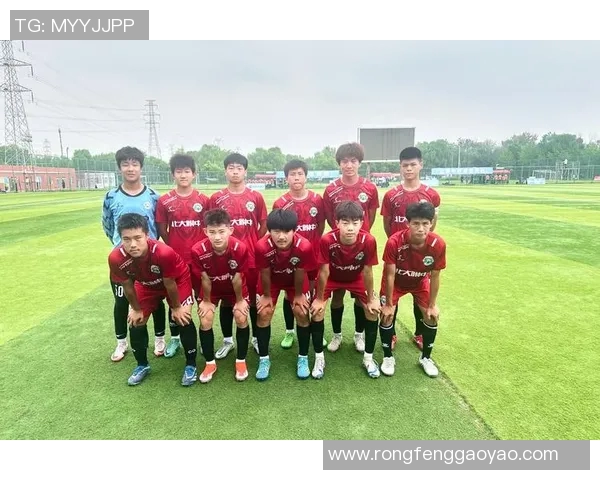 重庆足球队荣登足球战术排行榜第五名展现战术实力与团队协作