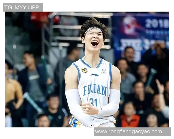 王哲林的篮球之路：从青涩少年到CBA明星的成长故事