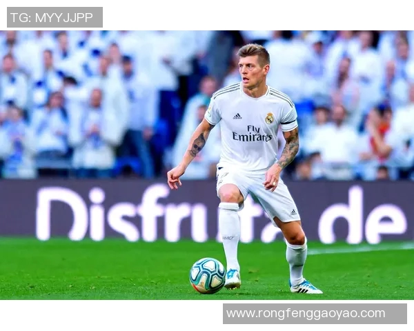 克罗斯的足球之路：从天才少年到世界级中场的传奇历程