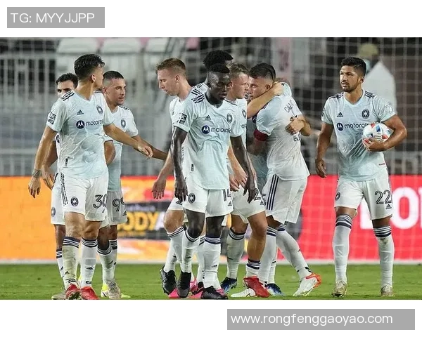 华盛顿联主场迎战亚特兰大球队争夺关键三分之战