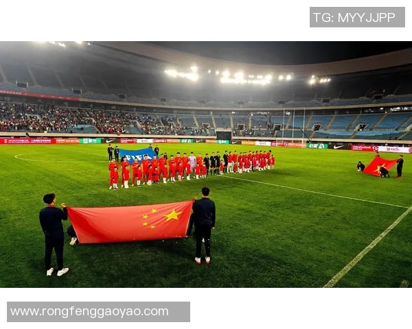 热身赛精彩对决巴西队与中国队展现足球魅力与团队精神